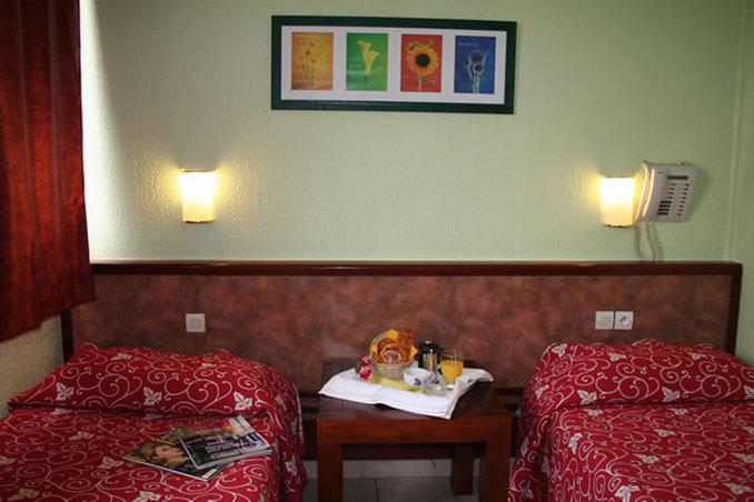 Hotel Grand Senia Orly